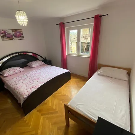 Apartment Ana *
